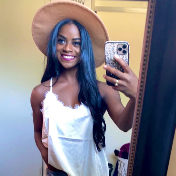 Meet your Posher, Janae! - Picture 1 of 1